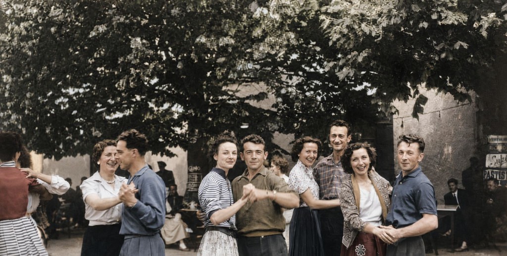 Même photo restaurée et colorisée